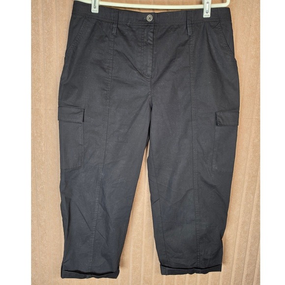 Chico's Pants - Chicos Women's Capri Pants Tapered Leg Pockets Black Size 1